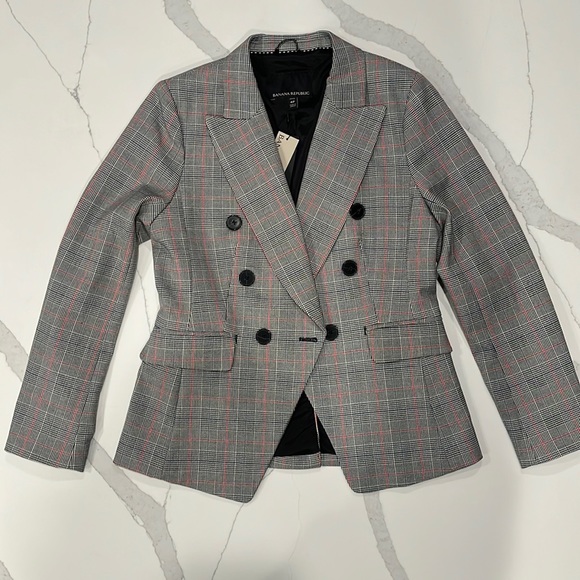 Banana Republic Jackets & Blazers - Banana Republic, Size 4 Petite, NWT, Black & White Pattern Fitted Blazer